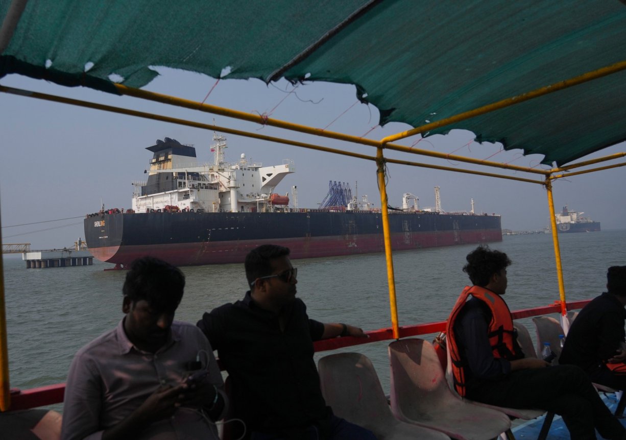 Blokáda průlivu žene ceny paliv vzhůru