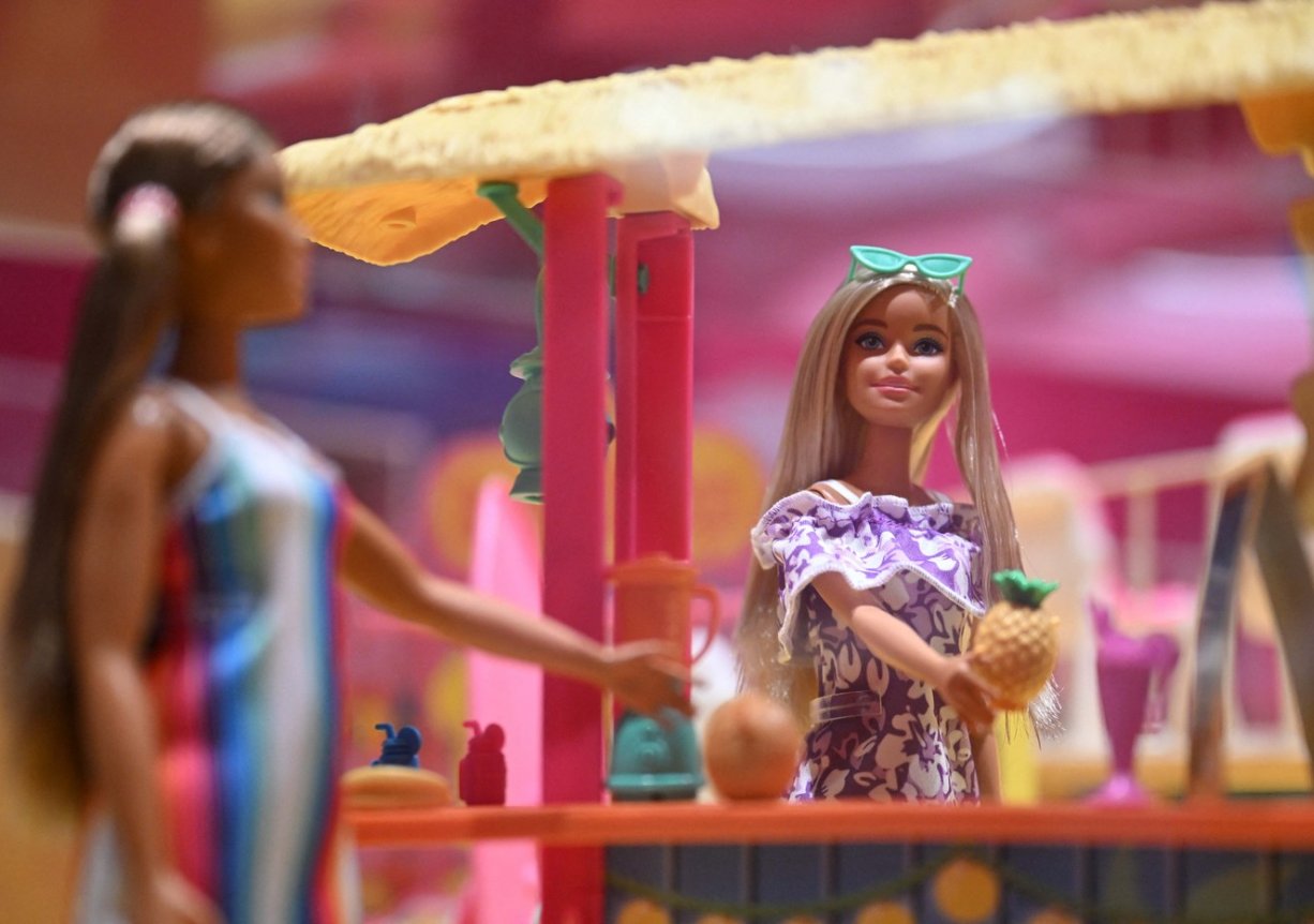 Co všechno ukazuje příběh zdražující Barbie?