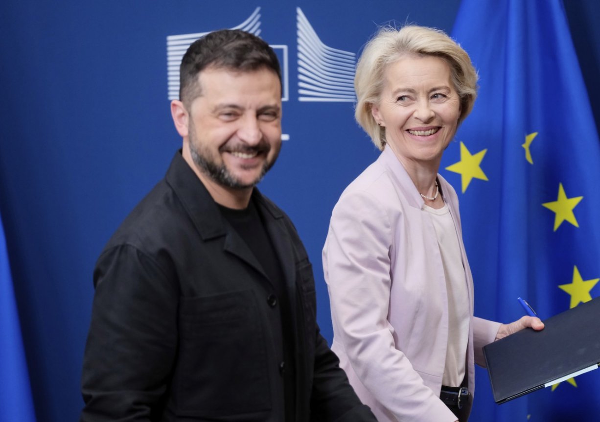 Brusel sáhl na ruské rezervy. Peníze jdou opět Kyjevu