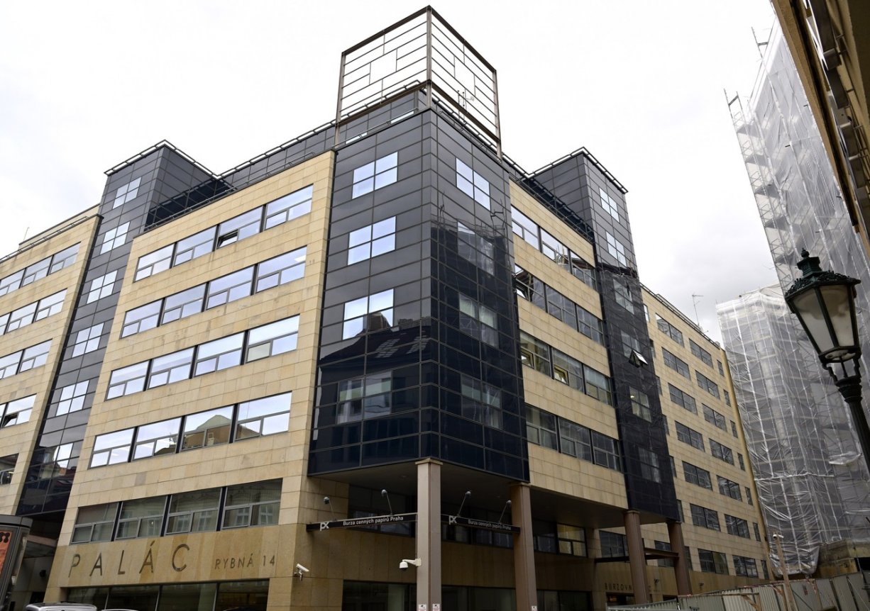 CSG nabídne akcie i českým investorům. Na domácím parketu