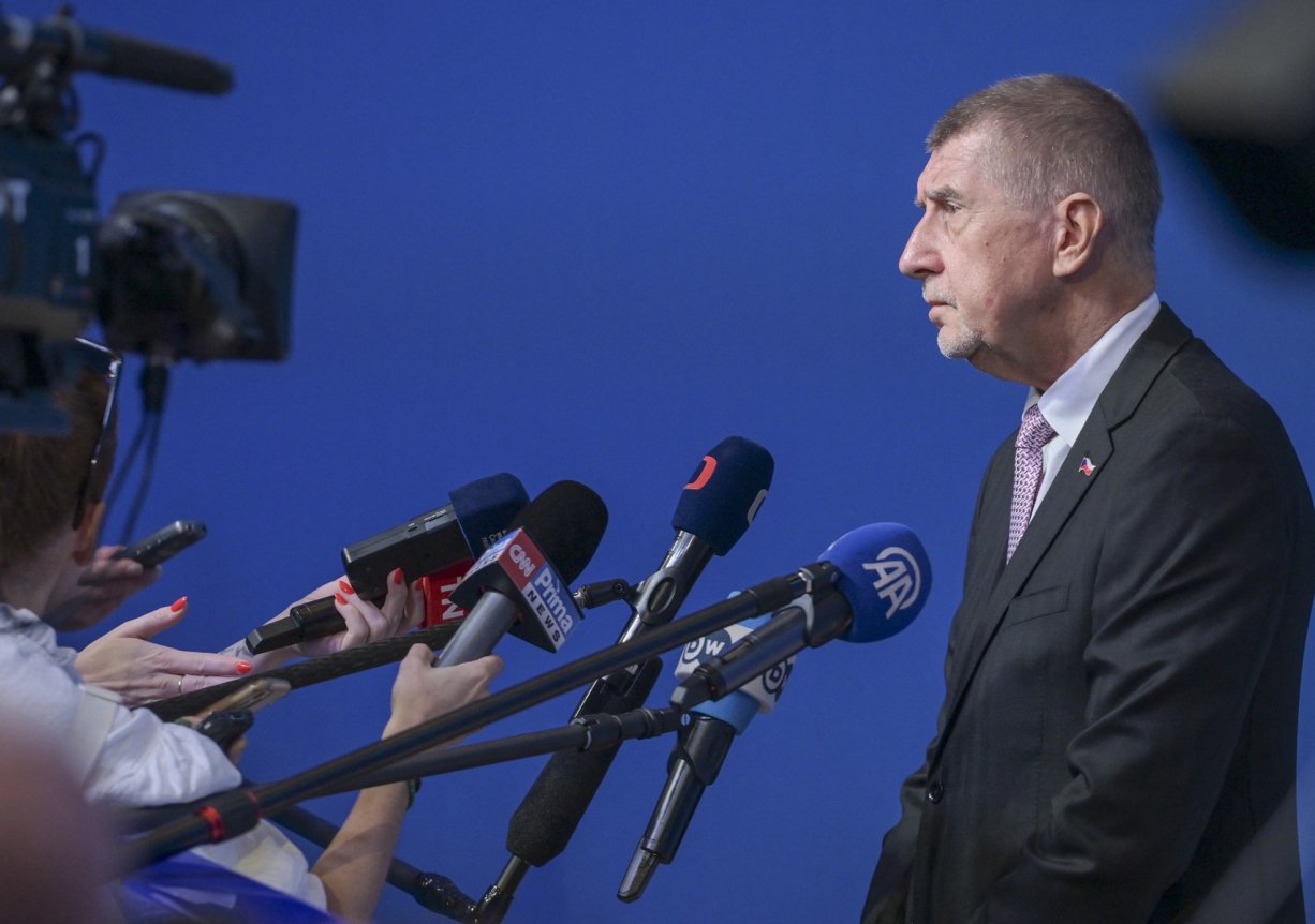 Andrej Babiš na zasedání NATO v Ankaře