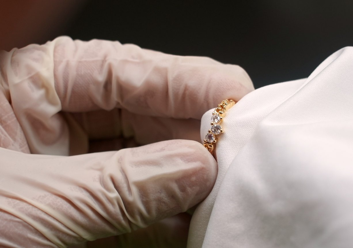Diamant z dolu, nebo z laboratoře? Pandora už si vybrala