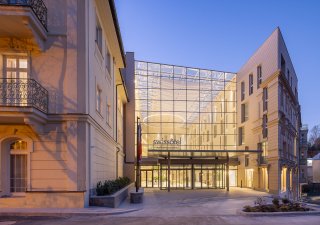 V samotném srdci Mariánských Lázní, jen pár kroků od Kolonády a Zpívající fontány, se letos otevřel Swissôtel Mariánské Lázně.