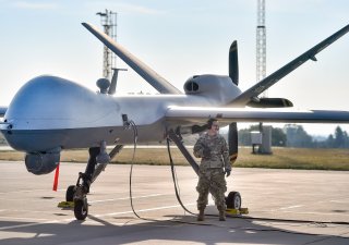 Ruský bojový letoun Su-27 zasáhl vrtuli amerického průzkumného dronu Reaper (na snímku), uvedla americká armáda. Dron se zřítil do Černého moře.