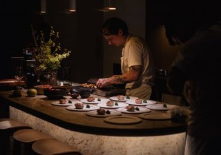 V březnu v Praze na Vinohradech otevře restaurace Kruh. Stojí za ní český fine diningový pankáč Petr Bartoš.