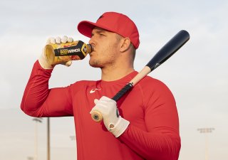 Baseballista Mike Trout prodal podíl ve výrobci sportovních nápojů BodyArmor