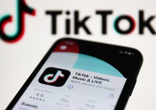 Brusel zahájil další řízení s čínskou sítí TikTok. Bojí se závislosti uživatelů