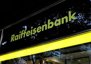 Kritizované podnikání Raiffeisenbank v Rusku vyneslo bance trojnásobný zisk
