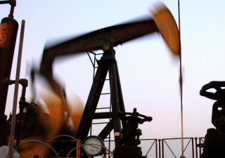 Lukáš Kovanda: Tandem Saúdů a Rusů škrtí těžbu ropy tak vydatně, že hrozí její největší globální nedostatek minimálně od roku 2007