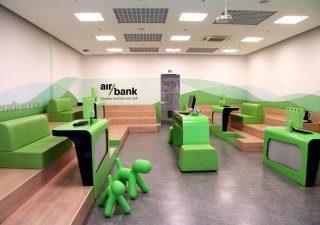 Skupině Air Bank loni klesl čistý zisk o 14 procent. Ale kmen klientů banky roste