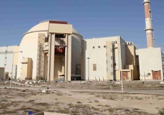 Trump pohrozil zničením íránských elektráren včetně té největší. „největší íránskou elektrárnu“. Tou je jediná jaderná elektrárna v zemi, v Búšehru.