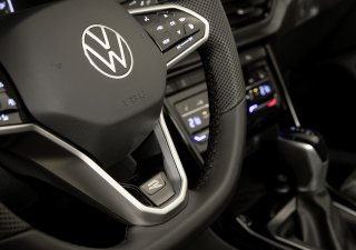 Německo šetří. Náhle zrušilo dotace pro nákup elektromobilů