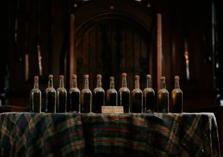 Whisky nalezená na zámku ve Skotsku je možná nejstarší na světě, ukázaly analýzy