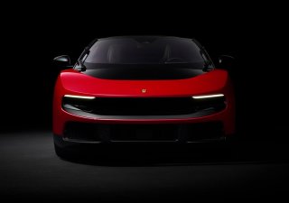 Ferrari představilo svůj první plně elektrický vůz. Model Luce má stát přes 13 milionů korun, nabídnout dojezd 530 kilometrů.
