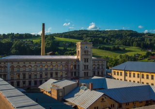 Chátrající průmyslový objekt z 19. století se promění na multifunkční kulturní centrum se zaměřením na výtvarné umění, vzdělávání a společenský život.  Rodinný podnik Fabrika 1861 na rekonstrukci kromě vlastních prostředků využije i evropskou dotaci ve výši 258 milionů korun.