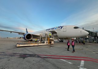 Letoun Airbus A350-900, kterým bude CK Fischer vozit české turisty do exotických destinací