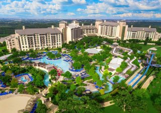 Fond Blackstone souhlasil s prodejem San Antonio Resort Hotel v USA za 800 milionů dolarů společnosti Ryman Hospitality Properties.