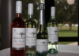 Majitel karlovarské Becherovky, společnost Pernod Ricard, zvažuje prodej divize vín včetně značky Jacob´s Creek.