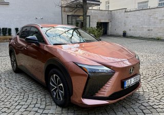 Elektromobil Lexus RZ 300e