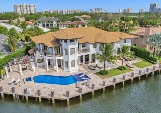 Lionel Messi po příchodu do Interu Miami koupil v exkluzivní čtvrti nedalekého Fort Lauderdale luxusní dům za 10,8 milionu dolarů.