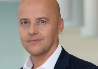 Raiffeisen stavební spořitelnu nově vede Ondřej Hák (na snímku). Nahradil Pavla Čejku
