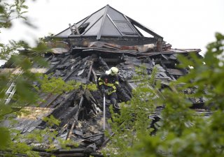 Vila odsouzeného podnikatele Radovana Krejčíře v Černošicích se prodala v dražbě. Na osmý pokus.