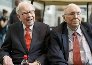 Charlie Munger (vpravo) je Buffetův (vlevo) dlouholetý spolupracovník a přítel