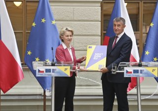 Ursula von der Leyenová, šéfka EK, a premiér Andrej Babiš