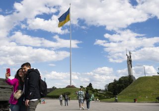 I v době války se obyvatelé Kyjeva chtějí scházet s přáteli, i natruc Vladimiru Putinovi.