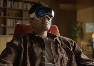 Apple zveřejnil svou soupravu pro virtuální realitu Vision Pro