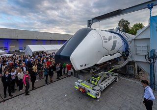 Projekt Technické univerzity Mnichov a jejího superrychlého dopravního prostředku TUM Hyperloop na autosalonu v Mnichově v září 2023.