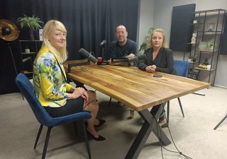 Natáčení podcastu: zleva Zuzana Chudoba, Dalibor Martínek a Petra Jansová.