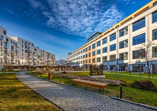 YIT v loňském roce zkolaudoval projekt Parvi Cibulka v pražských Košířích, který vznikl revitalizací bývalé továrny Meopta na bydlení loftového typu se 150 byty.