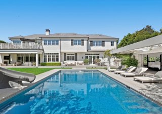 Ben Affleck po svatbě s Lopezovou prodává dům v luxusní čtvrti Los Angeles v přepočtu za tři čtvrtě miliardy korun.