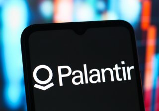 Palantir tápe. Akcie AI hvězdy spadly o 40 procent