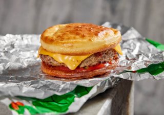 Fastfood Burger Service otevřel v Revoluční ulici.