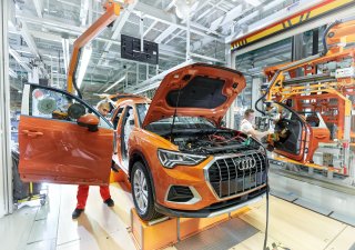 Německá automobilka Audi zvažuje výstavbu továrny na výrobu elektromobilů ve Spojených státech.
