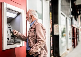 Důchodci se podle všeho v červnu nakonec dočkají citelně nižší valorizace, než na jakou by měli nárok.