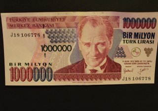 Turecká lira (ilustrační foto)