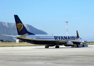 Ryanair hlásí rekordní výsledky, poprvé vyplatí investorům pravidelnou dividendu