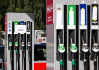 Ceny pohonných hmot kolísají na maximech