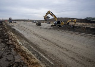 Evropská investiční banka uvolnila Česku půjčku 5,1 miliardy korun na stavbu Pražského okruhu
