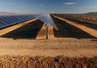 Solární panely v poušti