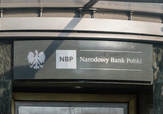 Překvapení. Polská národní banka snížila úrokové sazby. Ekonomové krok kritizují