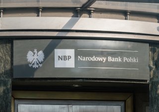 Překvapení. Polská národní banka snížila úrokové sazby. Ekonomové krok kritizují