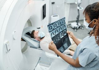 MRI scan, mozek, magnetická rezonance