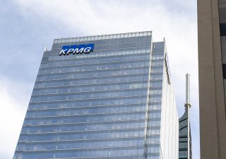 Společnosti KPMG hrozí v Británii rekordní pokuta kvůli krachu Carillionu