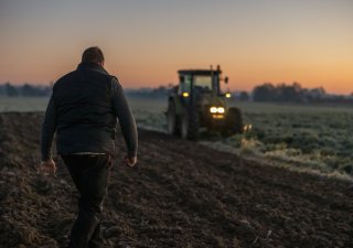 EK vyhověla zemědělcům, nebudou muset plnit některé ekologické požadavky