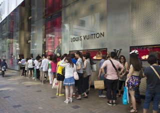 Fronta před Louis Vuitton v Číně