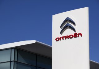 Rusové spolu s Číňany vyrábějí Citroëny v odstavené továrně Stellantisu